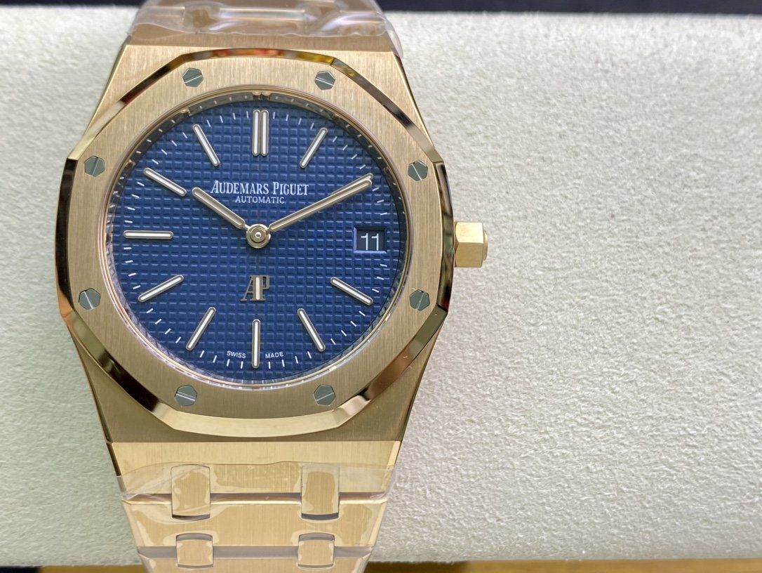 Audemars Piguet Royal Oak Extra-Thin Gold 1 1000076435.jpg