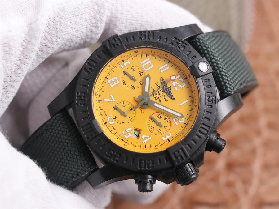 Breitling Chronomat B01 Blacksteel 1:1Superclone 1 4d39d6_e0bcf47d3adb4344b14468819dcba5c4mv2-1.webp