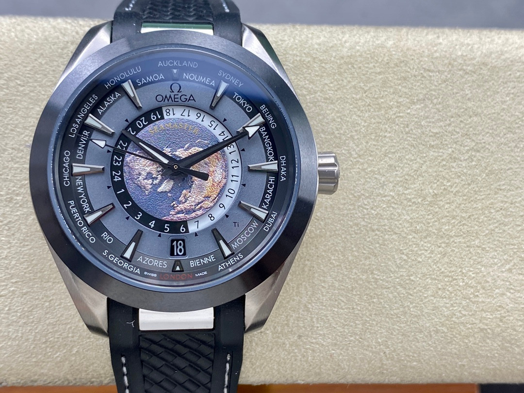 Omega Seamaster Universal Time 220.92.43.22.99.001