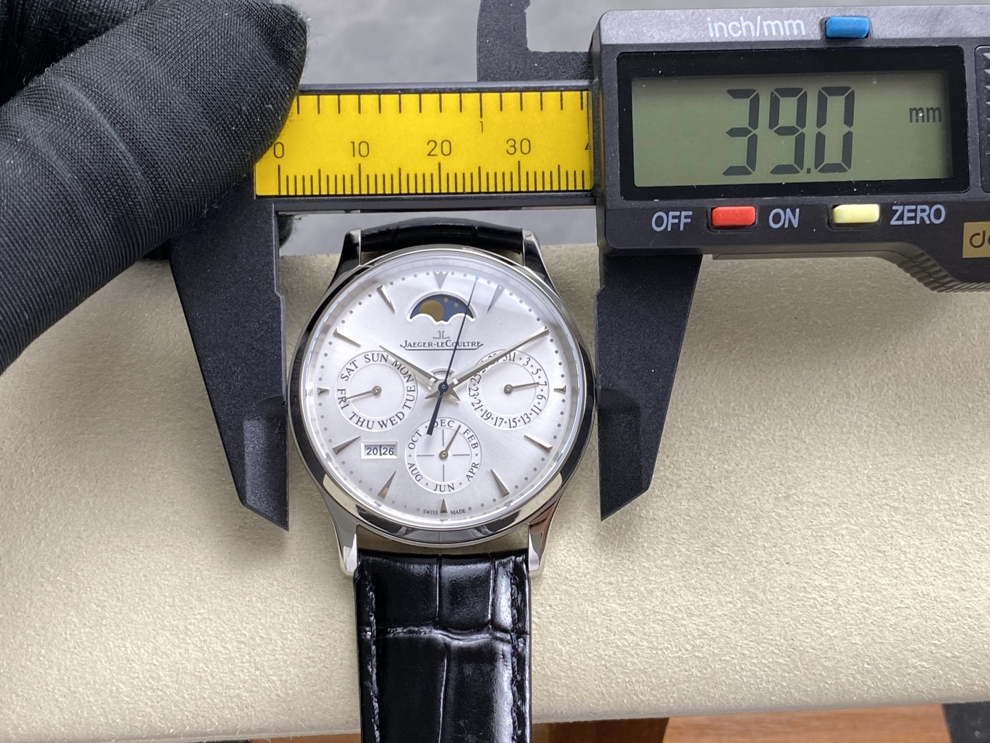 7953-3c08692073c6bf0df34ac2e790d21acb25df93d20b559d20ffcb7389e0410afd Jaeger-LeCoultre Master Ultra Thin 39 mm Moon phase Configuration AF92E9 1:1 Superclone