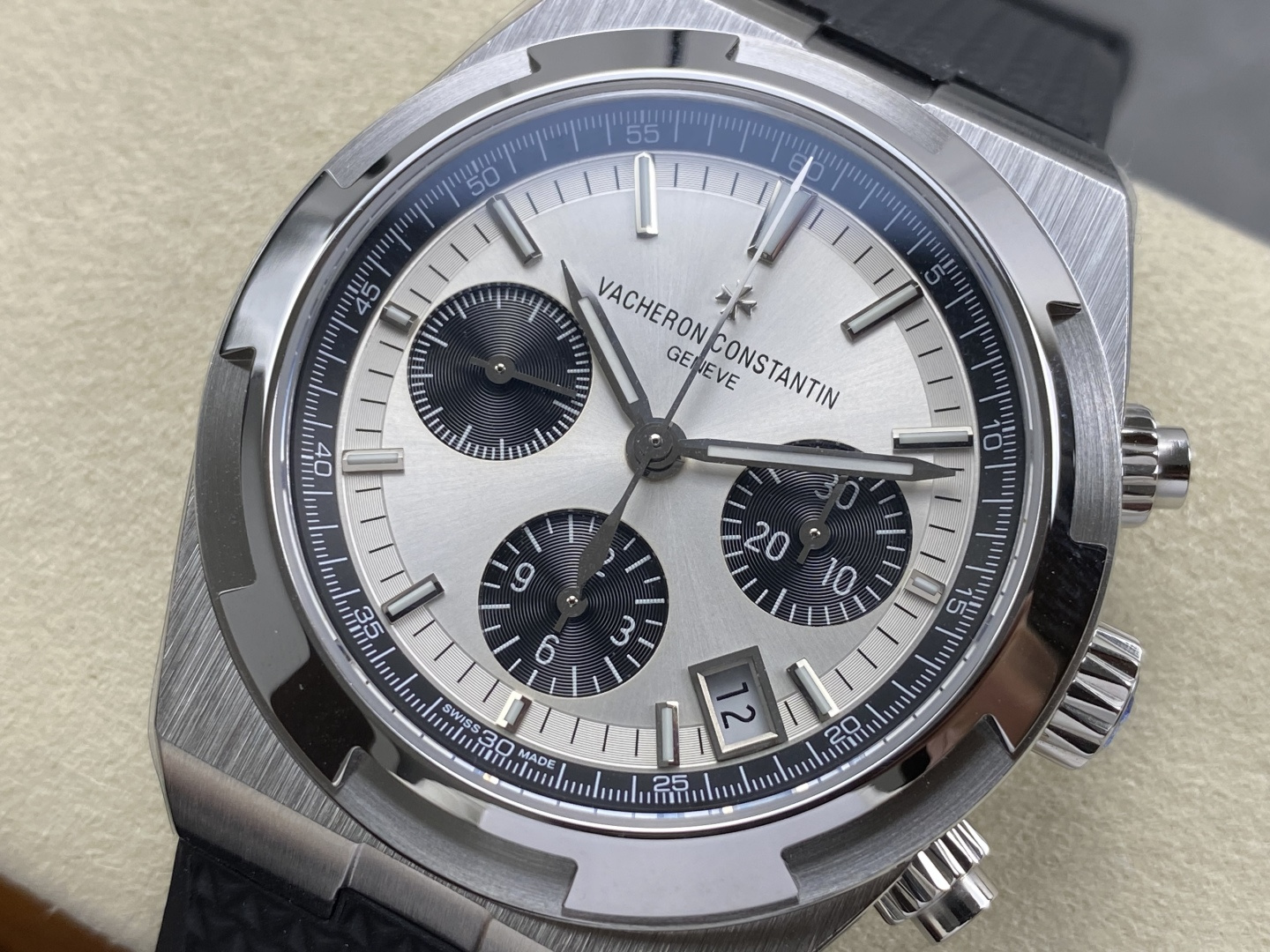 5463-23e08a2607a8d7463242d7fdee08fde8bdb48b4d463462114afb4048ea571da6 Vacheron Constantin Overseas 5500V Stainless steel Rubber strap TW Factory Configuration 06FDEA 1:1 Superclone