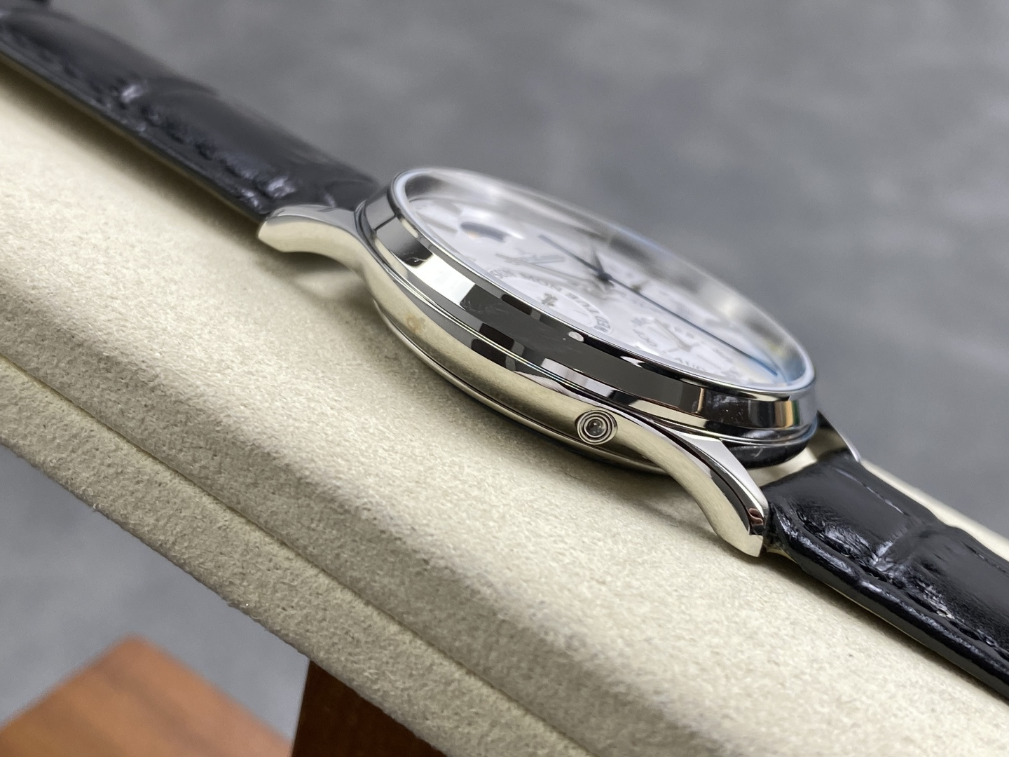 7948-f71bb1f2ec38d1e4760b8e30fac3ad48e7c9eadd7188ac7e31231595ec0d5591 Jaeger-LeCoultre Master Ultra Thin 39 mm Moon phase Configuration AF92E9 1:1 Superclone
