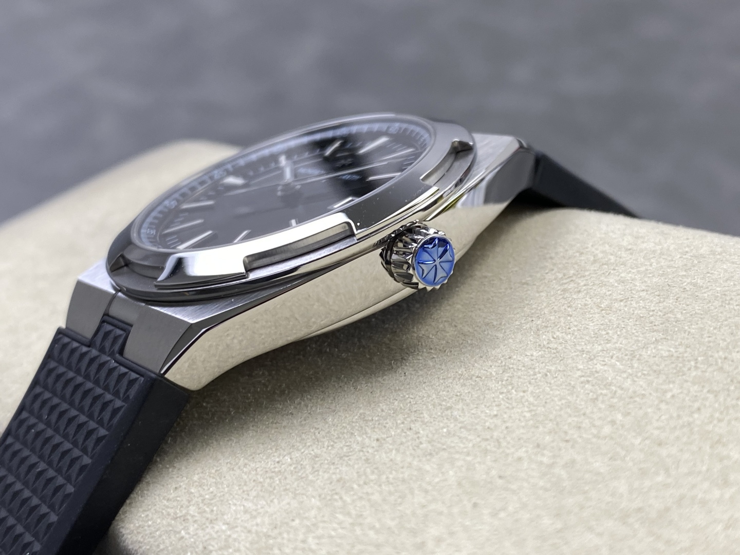 16915-1f8d3f7b95a4e3d6ca4ae08cb3ba37776fbc452df16f2c7a38a3eac9a6fe205b Vacheron Constantin Overseas Stainless steel 41 mm Configuration 9549BE 1:1 Superclone