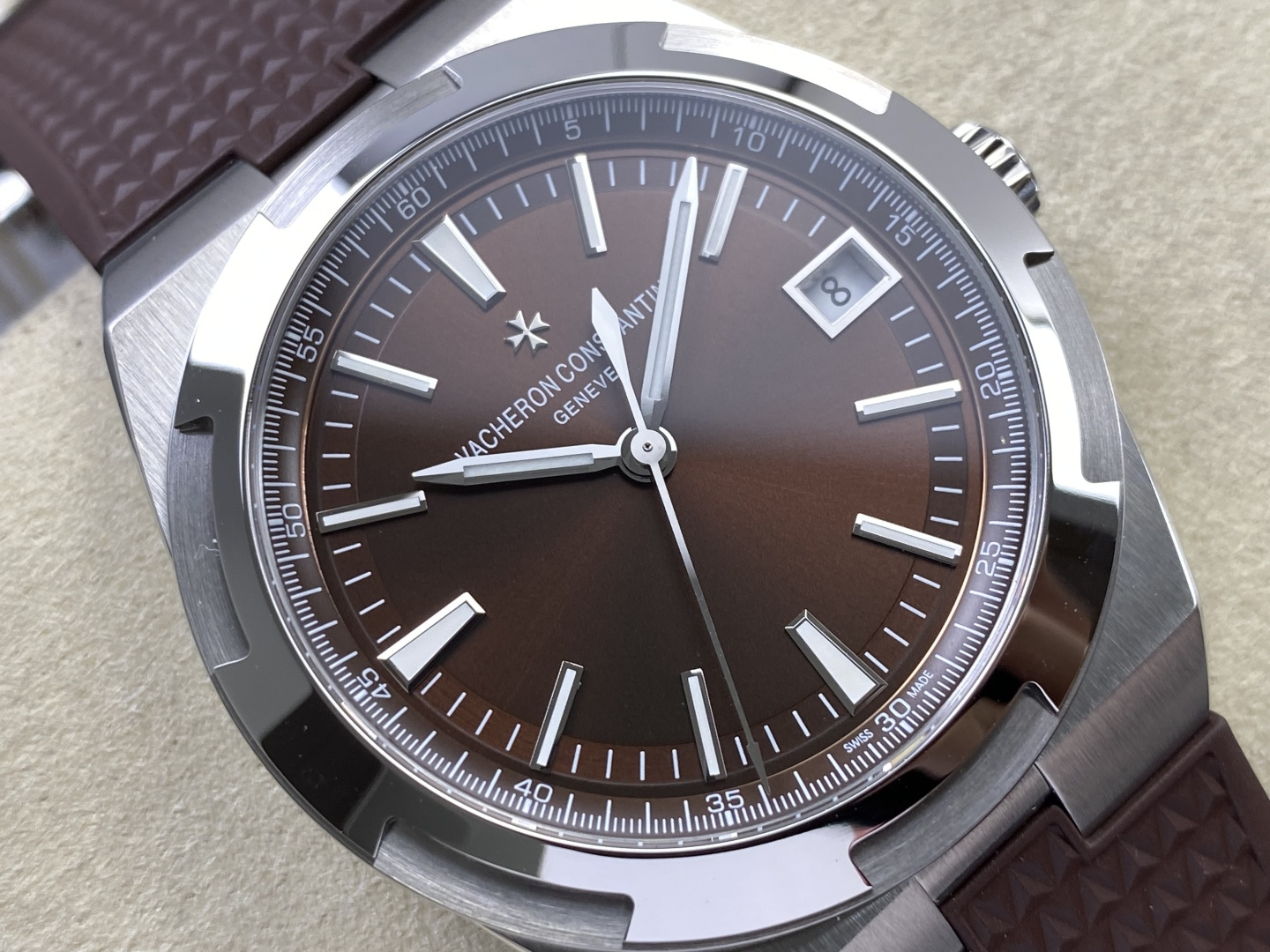 1932-8b3f4f7f8d09d9a9cb7fe8a7160e95e55069c8cdcc21d11bc467b68f4658c35a Vacheron Constantin Overseas Stainless steel 41 mm Configuration 5375EE 1:1 Superclone