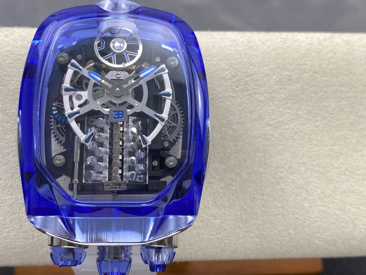14986-52947aeb7aa6ae1861fa3887993b862a200d3cb471da925944e7cd91726aa107 Jacob & Co. Bugatti Chiron Platinum Configuration 54D177 1:1 Superclone