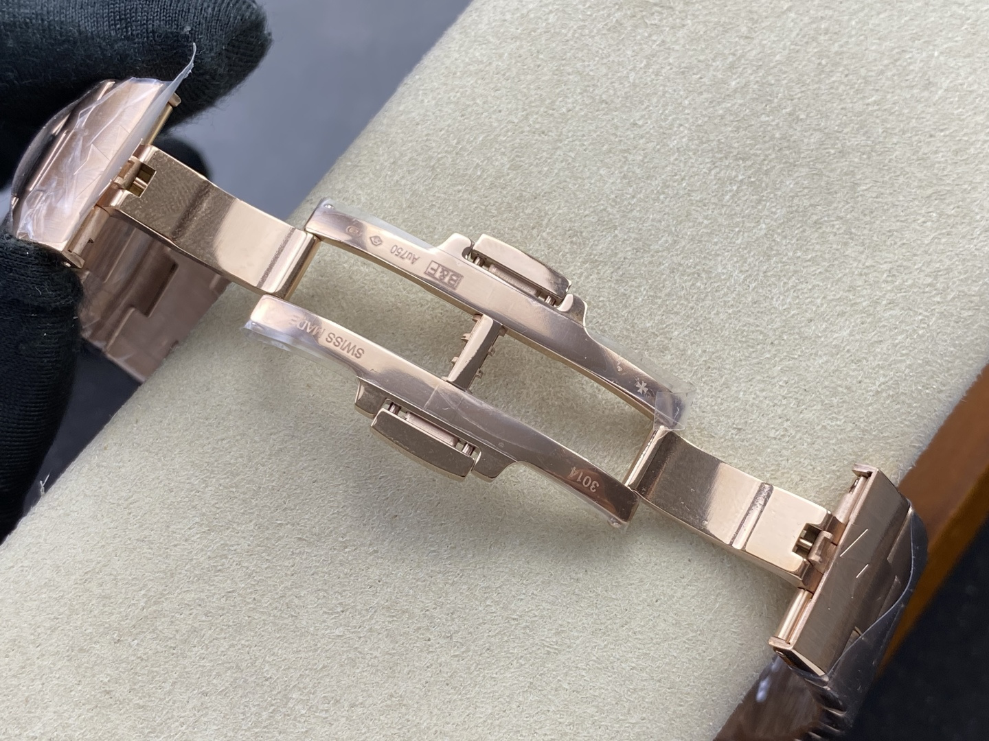 396-cfd4a603f583e572c12b3d4fed5541d650b95918e0627c0156a8a4008a82a8c2 Vacheron Constantin Overseas 4500V Stainless steel Rose Stainless-steel bracelet K1 Factory Configuration D689F3 1:1 Superclone