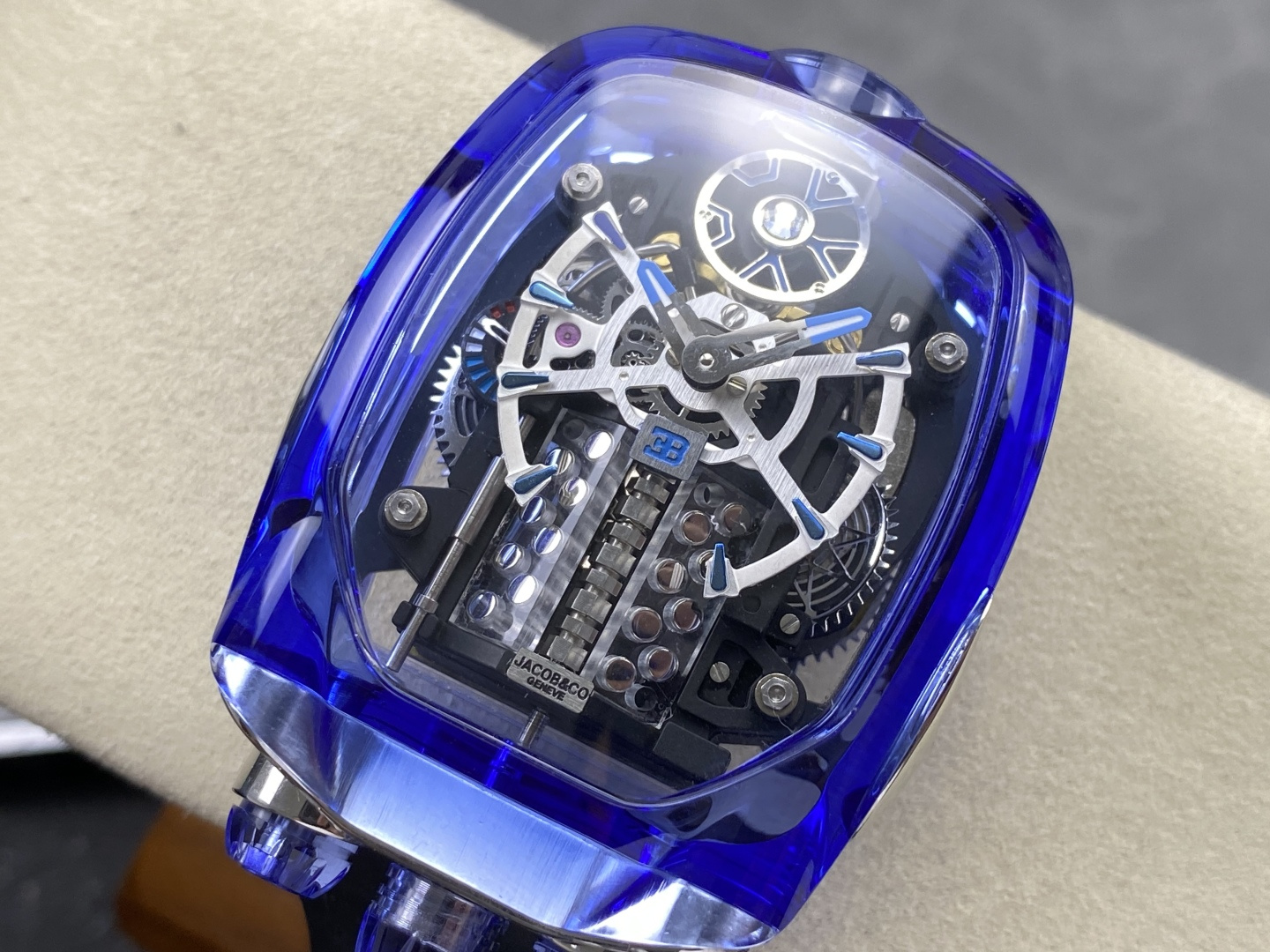 5280-91f1b117ec314e1e5535417c1768720f7a1659dd4d4cdd601d934a165e9cd911 Jacob & Co. Bugatti Chiron Platinum Configuration B6FBD9 1:1 Superclone