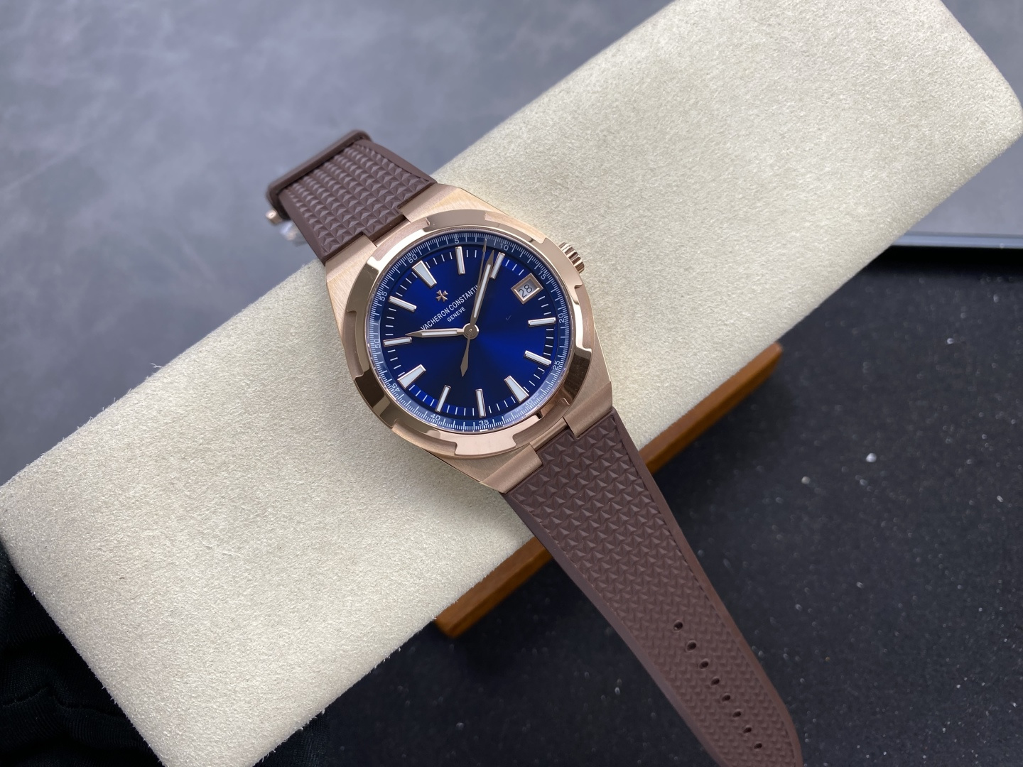8635-adfd58c39876b209ae3bb584ba2d46dcffa7fea0d18c0627b0a3184c4305c1a5 Vacheron Constantin Overseas 4500V Stainless steel Rose Stainless-steel bracelet K1 Factory Configuration 47A92E 1:1 Superclone