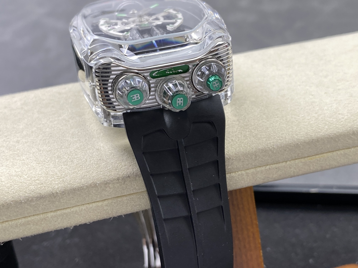 6298-e0930c030ddc23e1e03e39ffe6b6ad1a2fead7aab70d558f43ff82110c1a433c Jacob & Co. Bugatti Chiron Platinum Configuration 10FB7C 1:1 Superclone