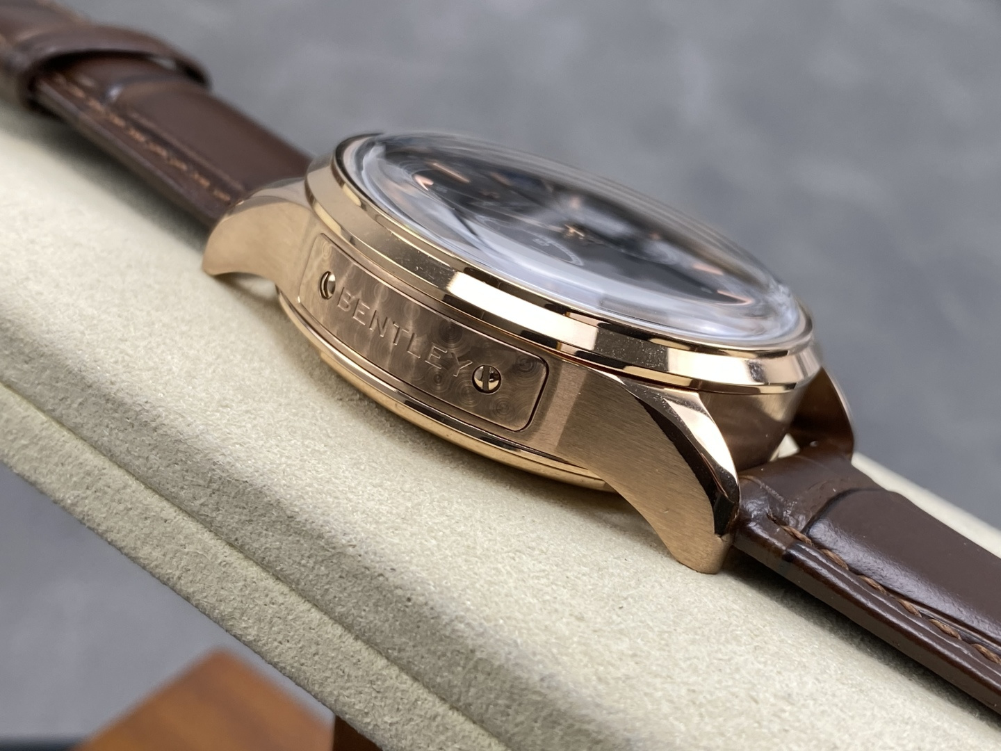 9781-90fd5f79df9b93d84b7037099098aba3836617110a75509db8fc56ac6815ff14 Vacheron Constantin Traditionnelle Chronograph 1:1 Superclone — E10386