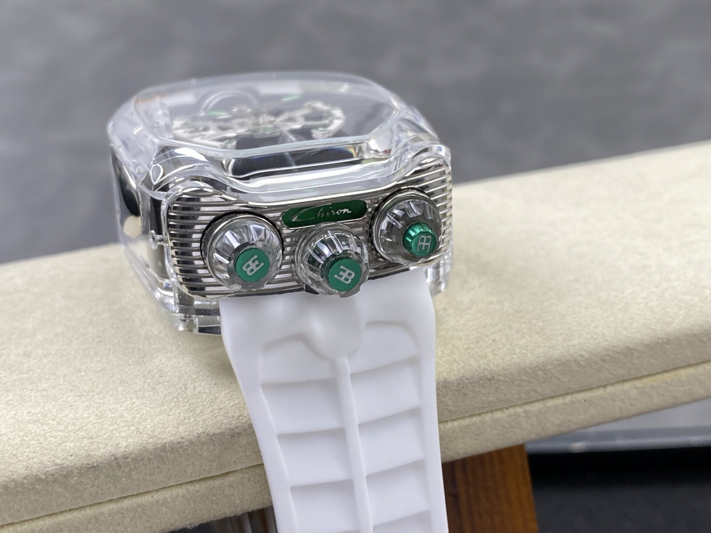 4069-617c7535da62d6cc770b3aff509e33d1282e81a7a45468f6bdae161df18bc9e9 Jacob & Co. Bugatti Chiron Platinum Configuration 8BDAAB 1:1 Superclone