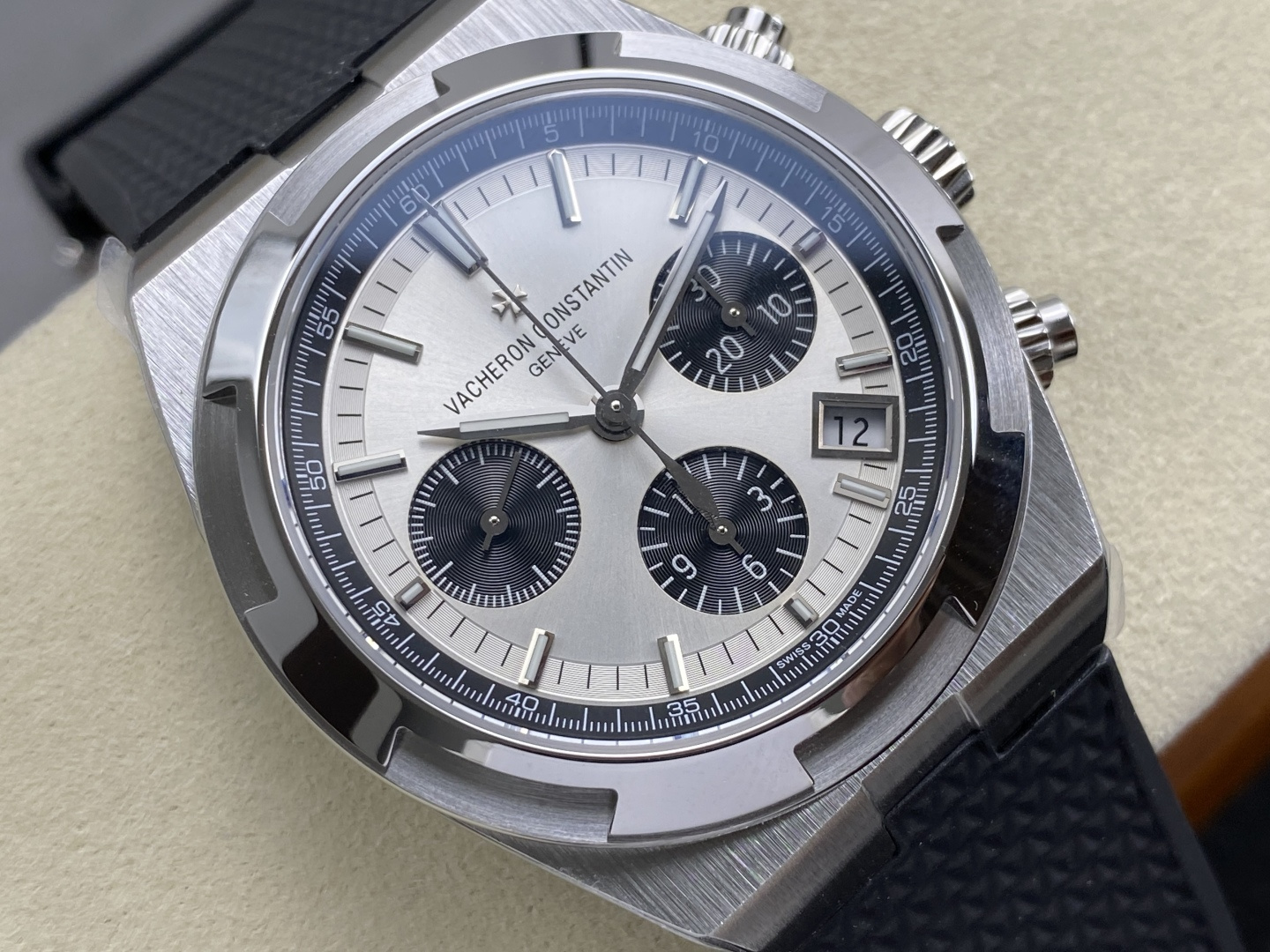 5461-4a96e7a77b709fb82b752fd938349ff8171a36b070439c3f2c99e7d4bcda73d4 Vacheron Constantin Overseas 5500V Stainless steel Rubber strap TW Factory Configuration 06FDEA 1:1 Superclone
