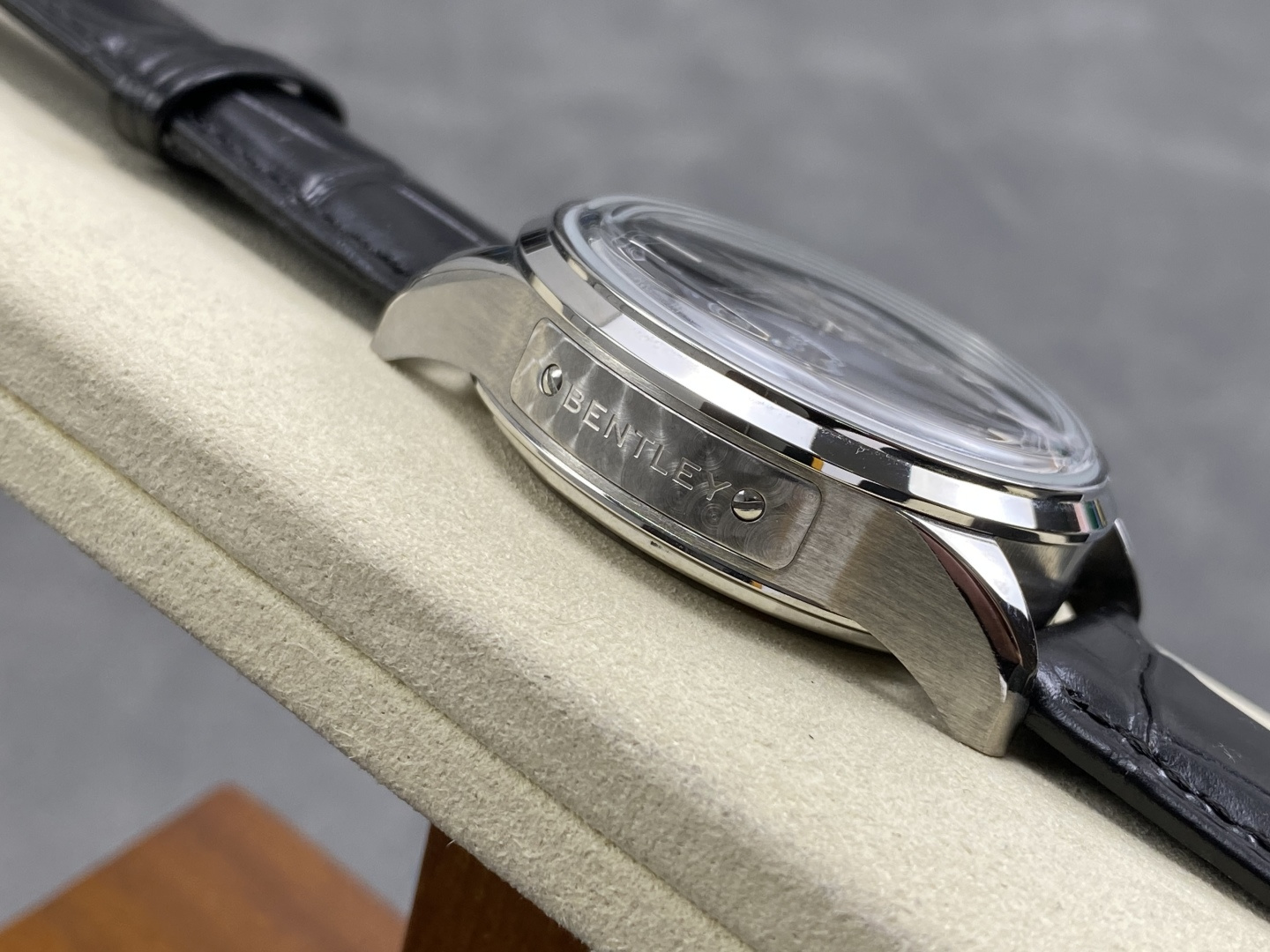 14029-a5a013c3d1e5b159ab7eb5d35af78b1052ffa05653c119f886c9d57de90227cb Vacheron Constantin Traditionnelle Chronograph 1:1 Superclone — E48797