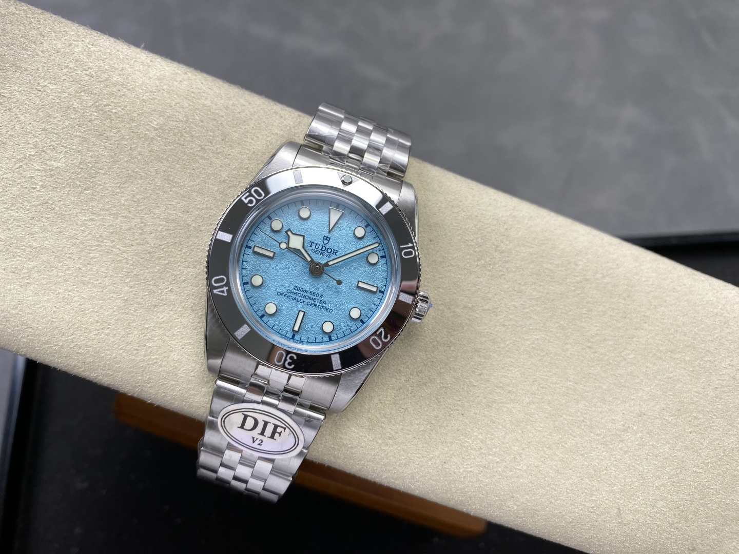 4027-8389945d5dc3d15de74db7c9c5d3719563582f1a2cf817a016ab9acd2d3d1e8c Tudor Black Bay M79000N Blue 37 mm Configuration 21EB28 1:1 Superclone