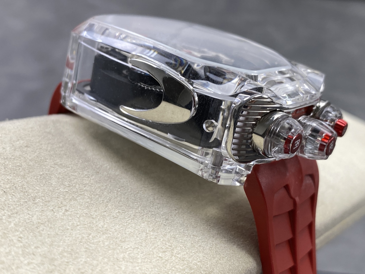 10400-8976514062a1ab55fa6a3e09bc83383ab11a4c85c1766de1680e05b296c46f65 Jacob & Co. Bugatti Chiron Platinum Configuration 0BF60B 1:1 Superclone
