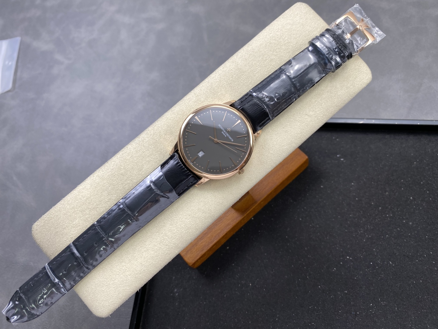 6011-c88ef9dc0bba2d3fe9f42579a10ecc61984190570d276e7cd78b2105e81fbf26 Vacheron Constantin Patrimony 40 mm Configuration 3FE86A 1:1 Superclone