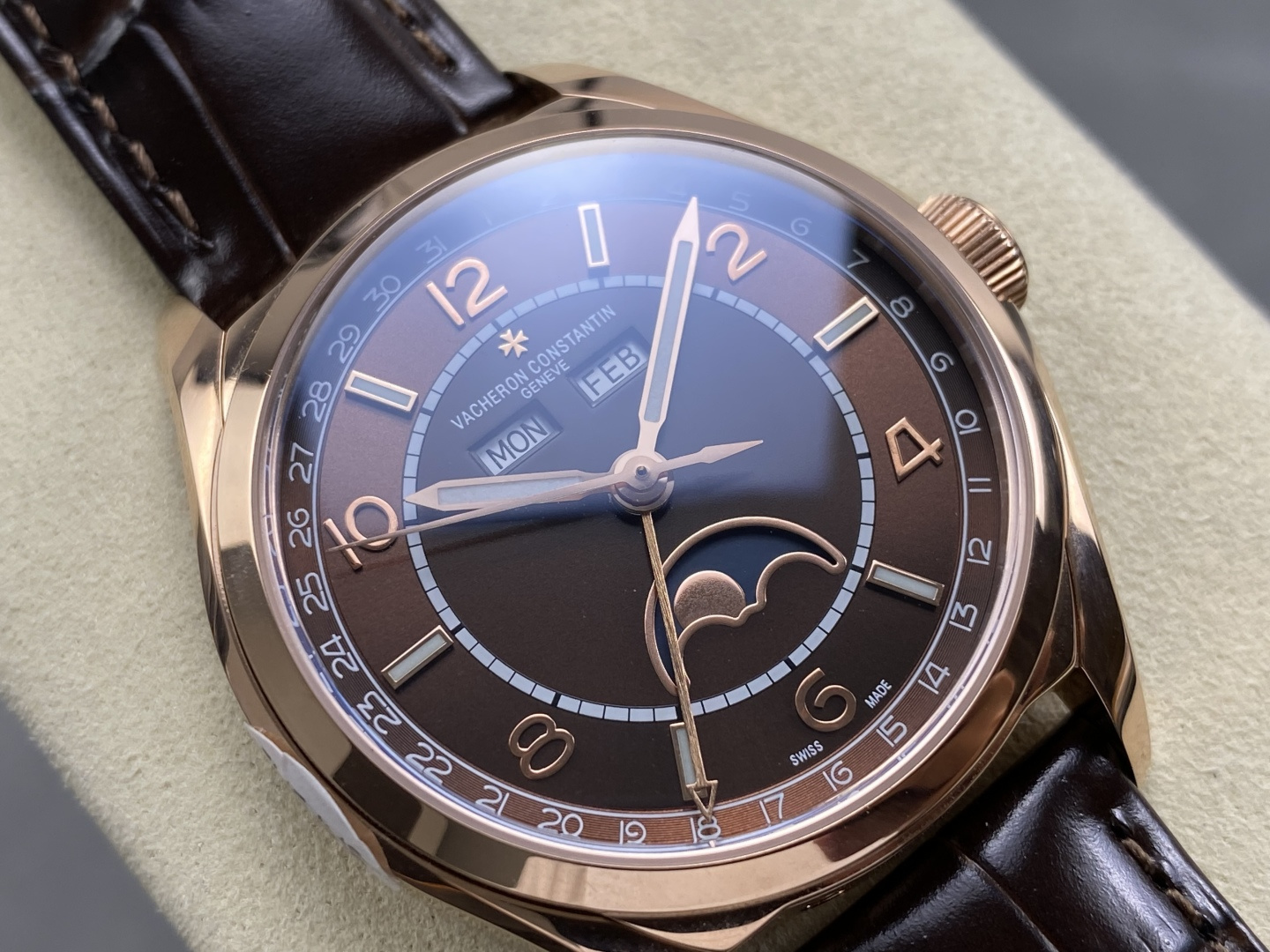 15821-95fac0dbc8dd60b549833550e12fc941d8bc959f381ac55a9613643268408f80 Vacheron Constantin Fiftysix 4000E/000A-B548 Leather strap 1:1 Superclone