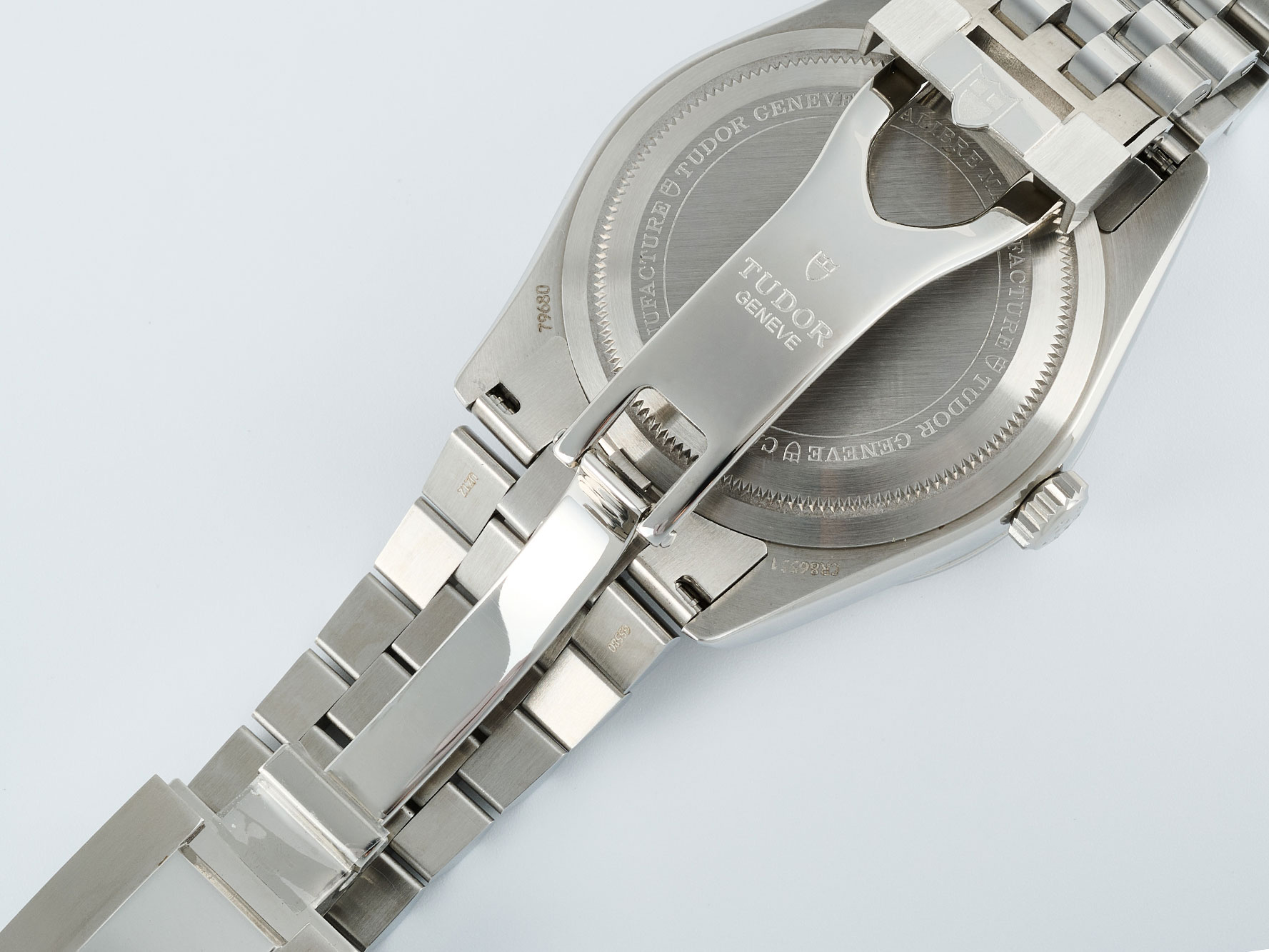 6212-79b842fecdf600c30db20bfa4b7de6cf9e49b60a742b1e3bb93cca4fdecffaac Tudor Black Bay One 41 watch – 41mm steel case, Steel bracelet – m79680-0002 1:1 Superclone