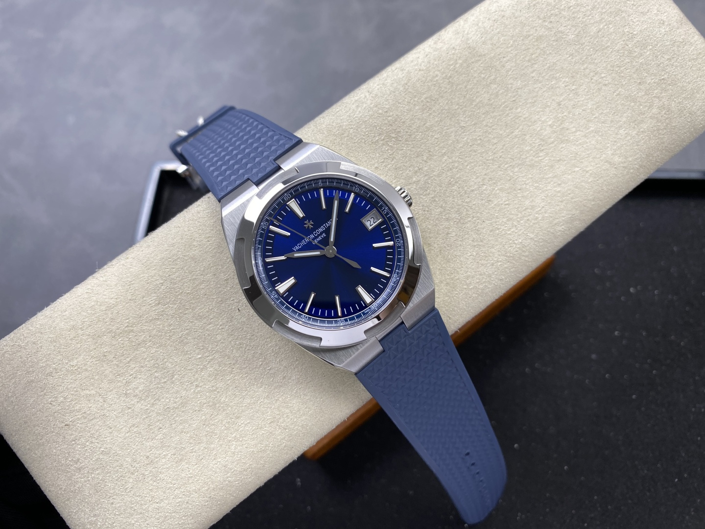 2968-a6ff7e97c49c66e48fb506989169584765f2554b280f1cffb0552efcc3aedc09 Vacheron Constantin Overseas Stainless steel 41 mm Configuration 6A5D37 1:1 Superclone
