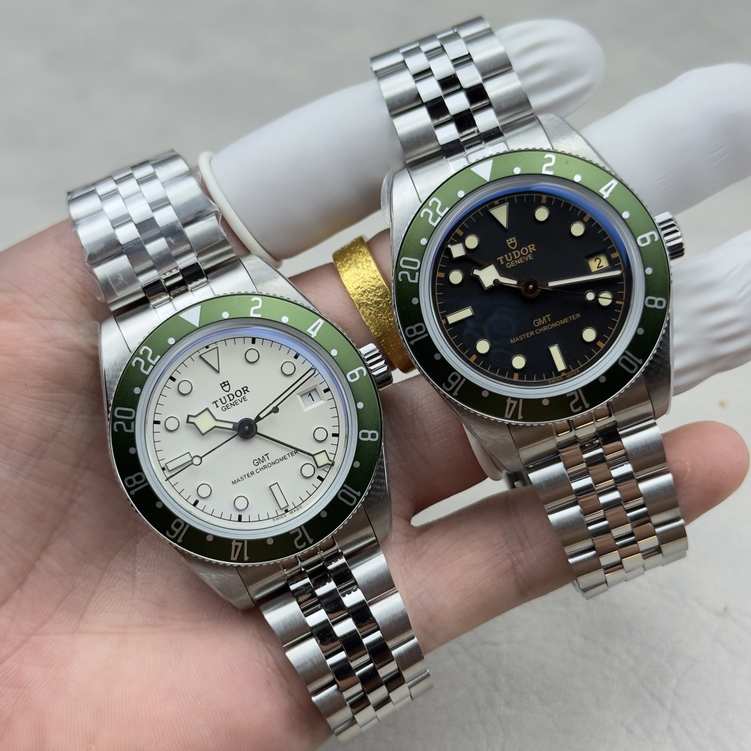 Tudor Black Bay Blue Stainless steel White dial Stainless-steel bracelet 39 mm GMT / dual time Configuration 5D5DC7 1:1 Superclone