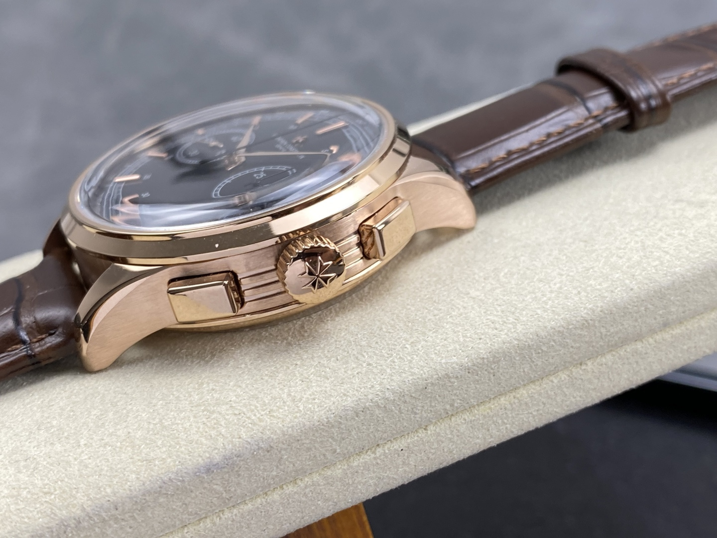 9782-5f443bb516361ea42242085bc6a6a990d0831952d26a722a702f72dc45352258 Vacheron Constantin Traditionnelle Chronograph 1:1 Superclone — E10386