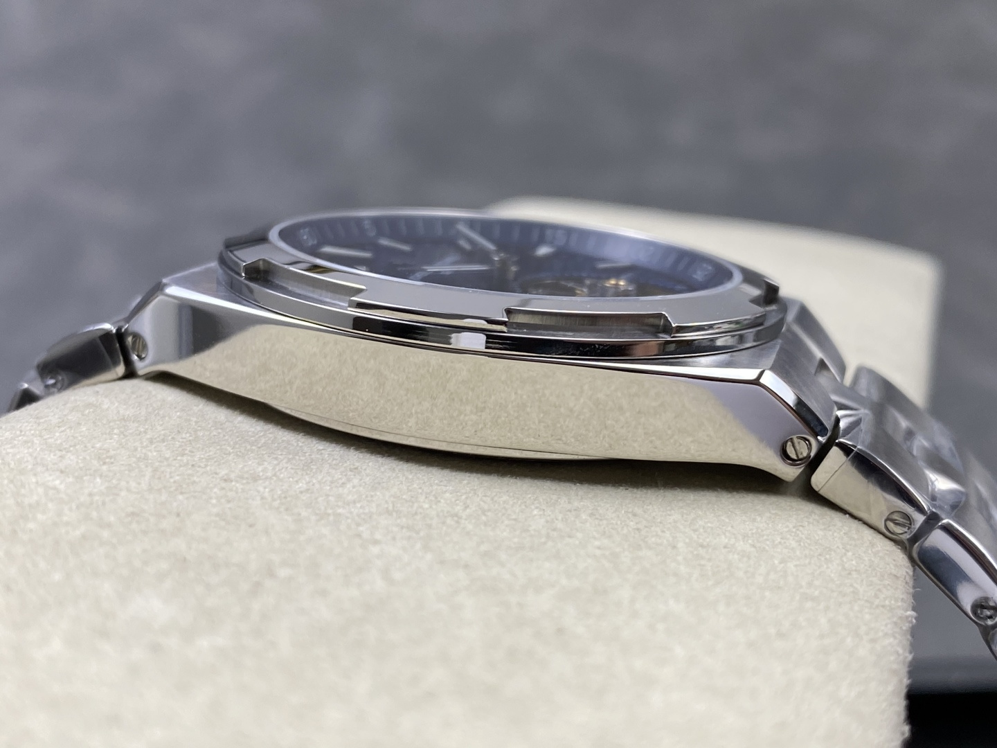 9997-73e96cd066f64506fc75723dc4ce26154045778bf5389e8717080c7e14a4ce52 Vacheron Constantin Overseas 42.5 mm Tourbillon ANT Factory Configuration CC771D 1:1 Superclone
