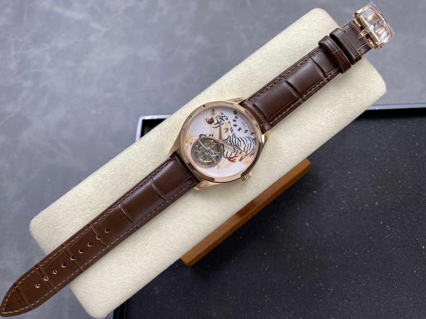 6098-fb8e6300e92235b235f52377a7de07847839c0bfee6d5c31e51435ace4f7b9ef Vacheron Constantin Overseas 42 mm Tourbillon Manual-wind ANT Factory Configuration A9DECF 1:1 Superclone