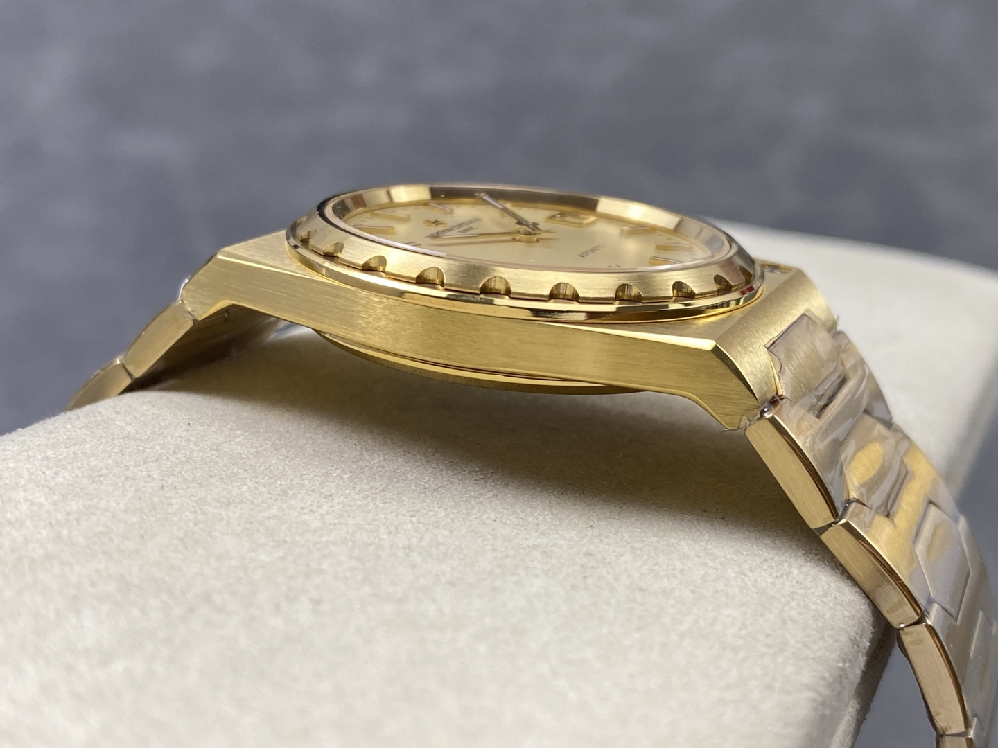 11413-702443dfe7c7b37b3edcf446fa72713be47423dc5a5595401eb18a9feff7206e Vacheron Constantin Overseas 37 mm PPF Factory Configuration 8F2E12 1:1 Superclone
