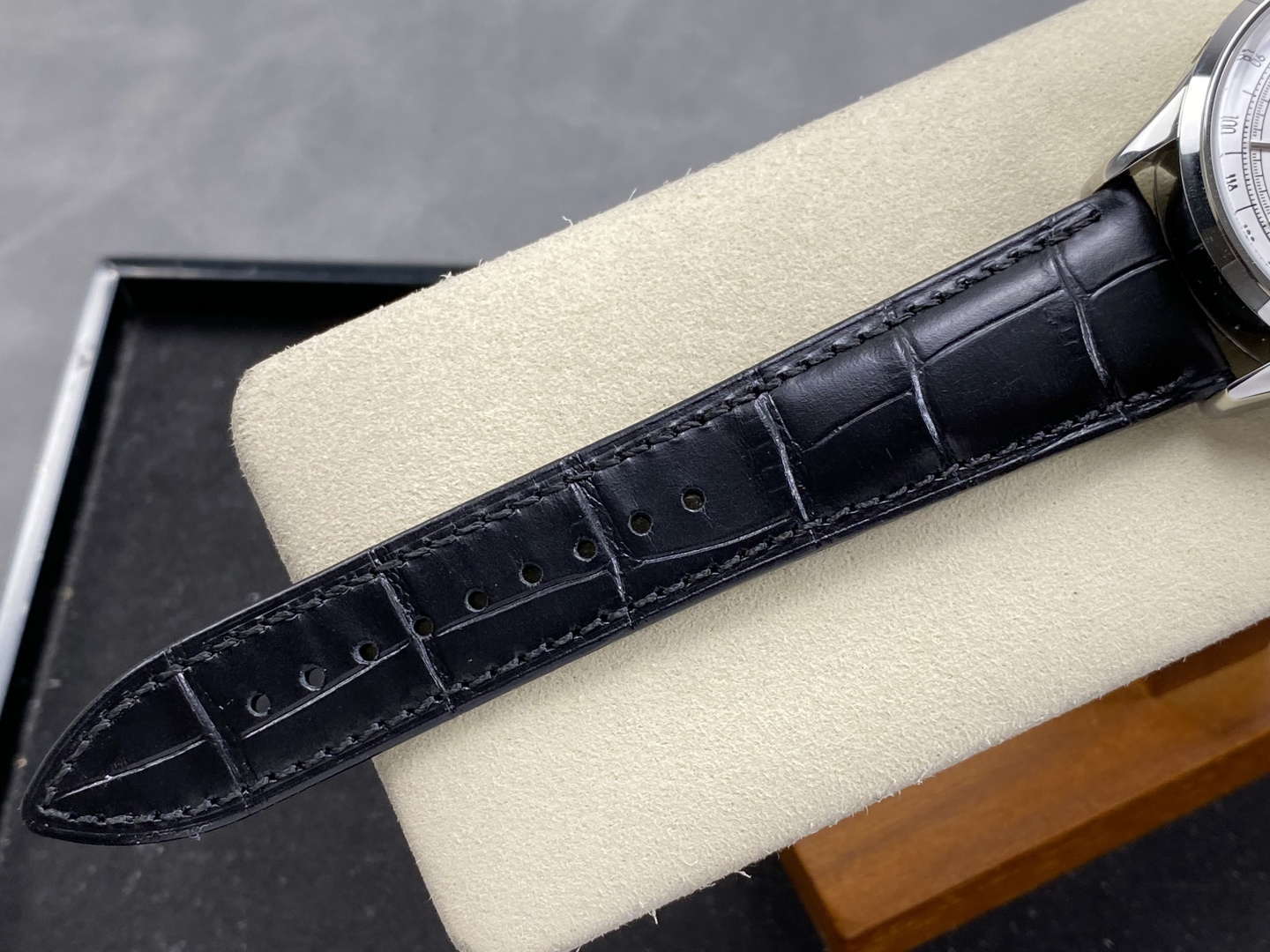 304-a2d6a81d57a4c7eba0863ccdc893f9f534d577edd6f1a7ead501045aa945faa1 Vacheron Constantin Traditionnelle Chronograph 1:1 Superclone — B6EE57