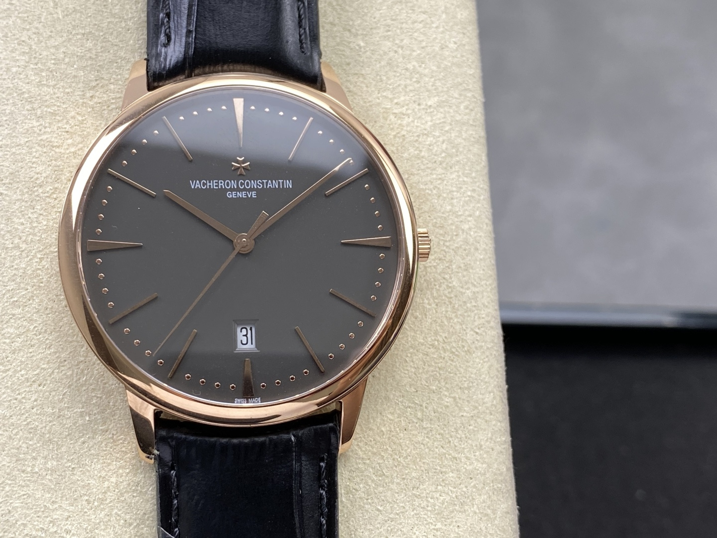 6012-f70e4bcd93f2752040392c09535ca5524d33e1440230c3dc80285e24057d85cc Vacheron Constantin Patrimony 40 mm Configuration 3FE86A 1:1 Superclone
