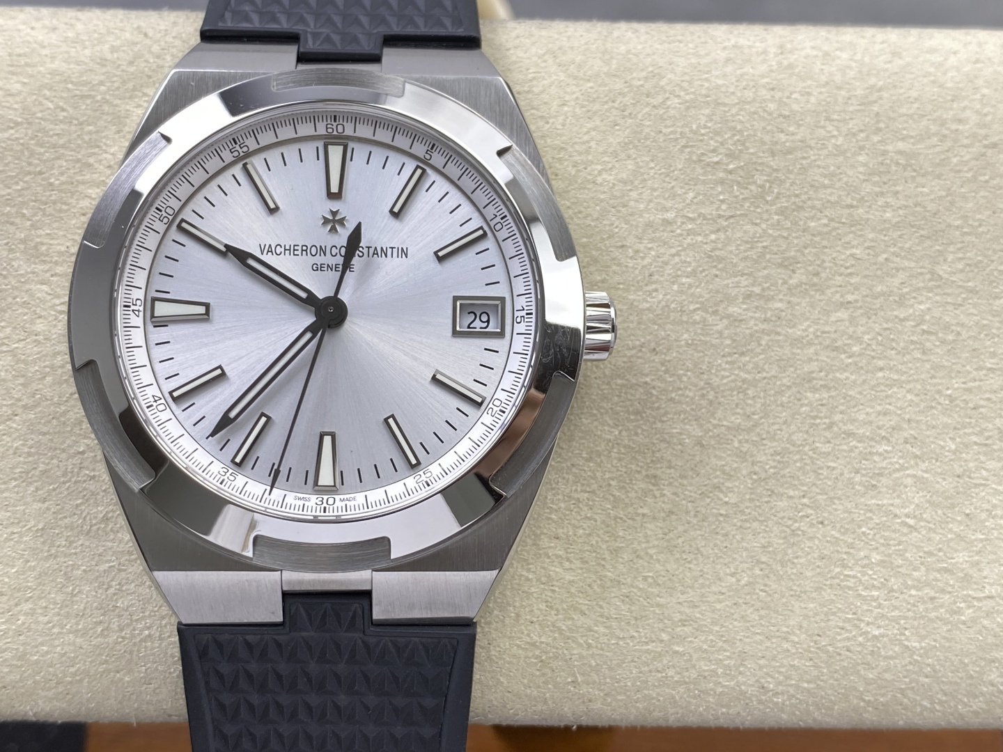 11626-1dfaf4f816ec6a47b32d10ba056660f7b2ce5c7ae8cf57b6581abb2fe7da1ab0 Vacheron Constantin Overseas Stainless steel 41 mm Configuration 7E81D8 1:1 Superclone