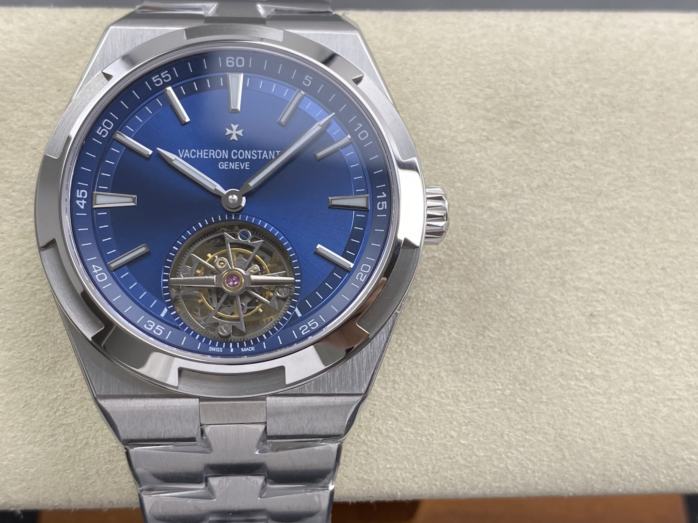 15453-0755a485db23f4d32097cd08188cb16511bdf30c82c779d27f938c43ada0e5dc Vacheron Constantin Overseas Stainless steel Blue 42.5X13.5 mm Tourbillon Configuration B40662 1:1 Superclone
