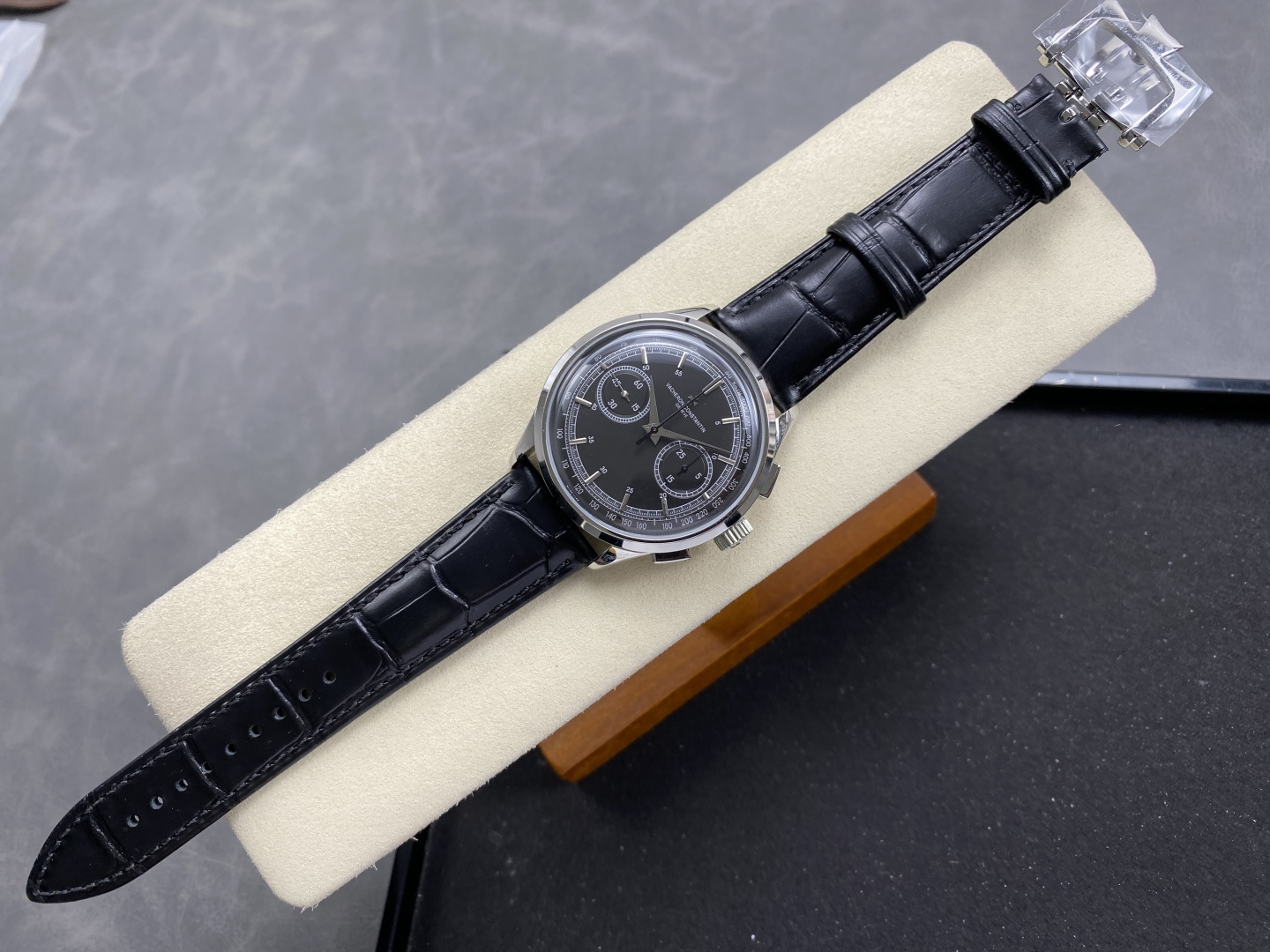 14027-b1c8f0b38dd4647e6b192ae4679e742442785f4fbe4371e6c8db602a9f5f4b03 Vacheron Constantin Traditionnelle Chronograph 1:1 Superclone — E48797