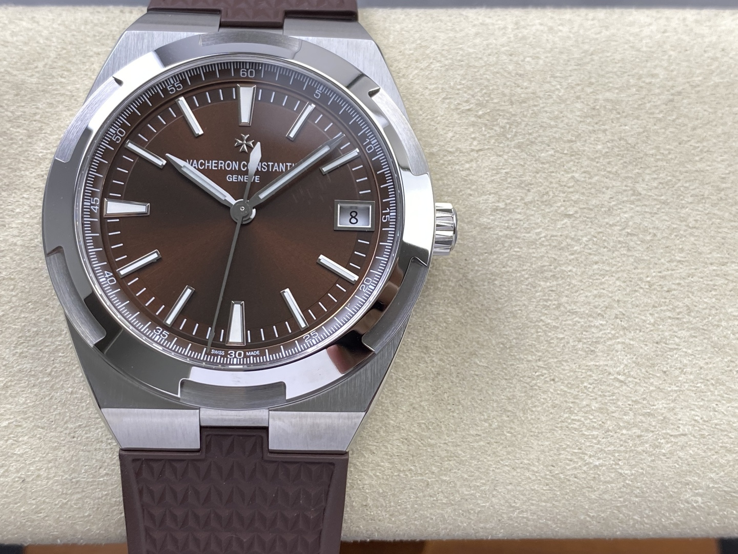 1934-b580c6ac8de2c25e80c448cb1c7eed64106cf4ec471d9e85aef481b30d1f9e62 Vacheron Constantin Overseas Stainless steel 41 mm Configuration 5375EE 1:1 Superclone