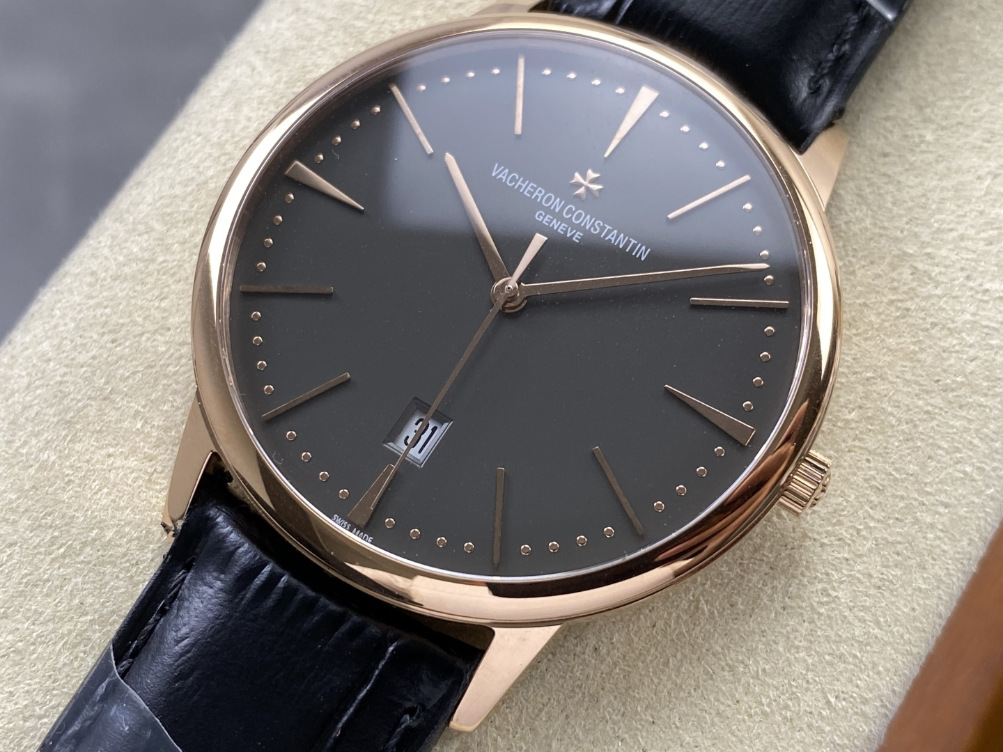 6013-19fb1e6f627dd0e18eac582449fe3eaa6d2a5996f40ee7cc42f84b9cec4150c4 Vacheron Constantin Patrimony 40 mm Configuration 3FE86A 1:1 Superclone