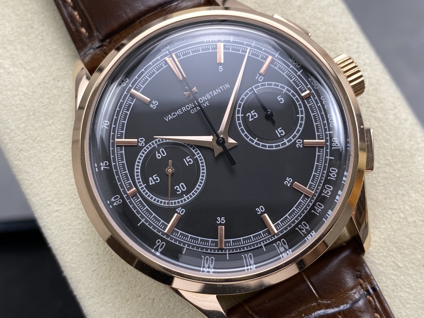 9786-c065ef51bf06b529f0b130c5255015dfb44951ec3bbf9ab0d7cc8a82d0703c44 Vacheron Constantin Traditionnelle Chronograph 1:1 Superclone — E10386