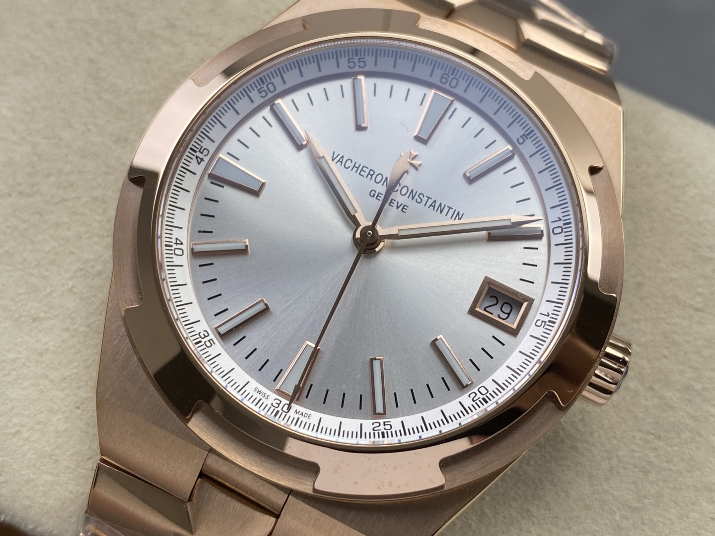 400-d99d73c9cb583970c464773602f4259daa657bc80e38ad6682c17152b4b6e912 Vacheron Constantin Overseas 4500V Stainless steel Rose Stainless-steel bracelet K1 Factory Configuration D689F3 1:1 Superclone
