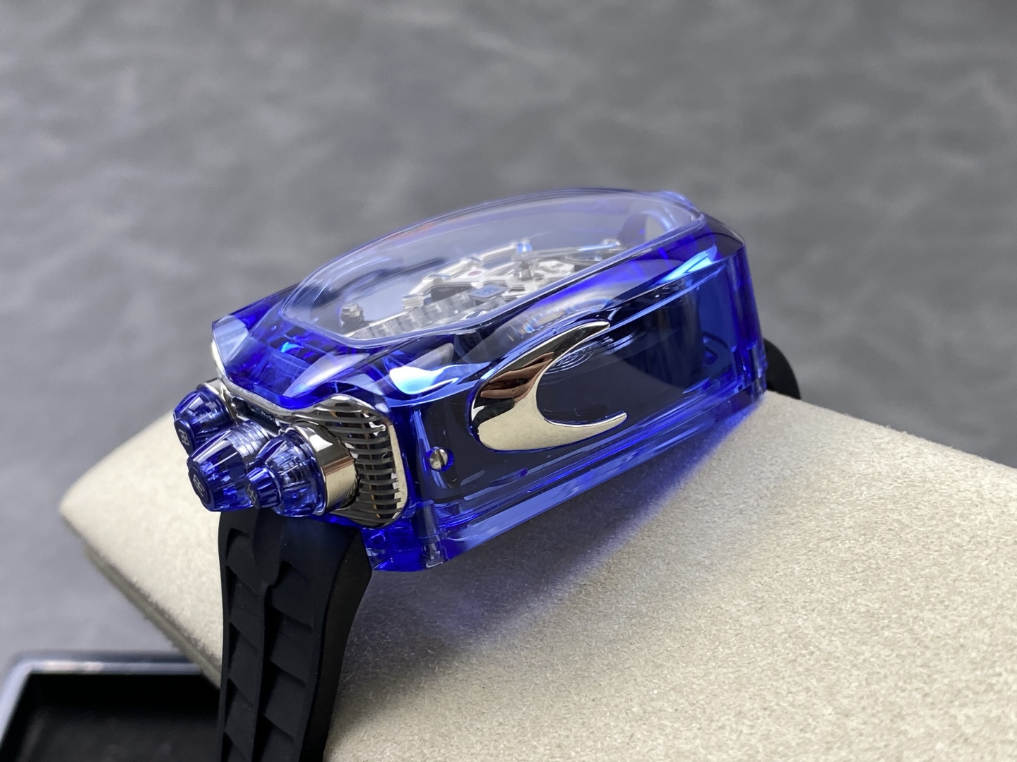 5278-ef4e98f623f53f3522aa6f62c980282701d022e41089a1eed4b7ca134e1b586c Jacob & Co. Bugatti Chiron Platinum Configuration B6FBD9 1:1 Superclone