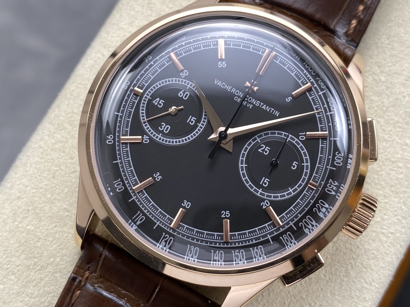 9787-f6d8069258856f45fc249088454b371d100870086cd64570977304b6d44473cf Vacheron Constantin Traditionnelle Chronograph 1:1 Superclone — E10386