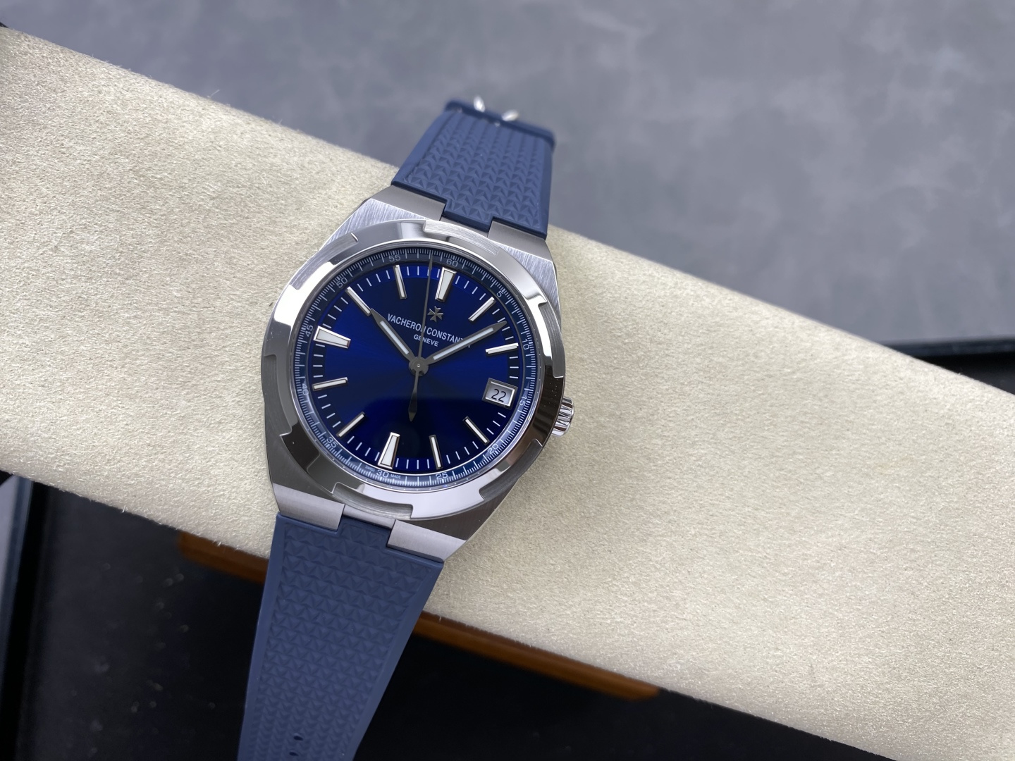 2969-bfa803d9ea890cb6459fa14783161a00106c1c58a694de04ce446dd3646032de Vacheron Constantin Overseas Stainless steel 41 mm Configuration 6A5D37 1:1 Superclone