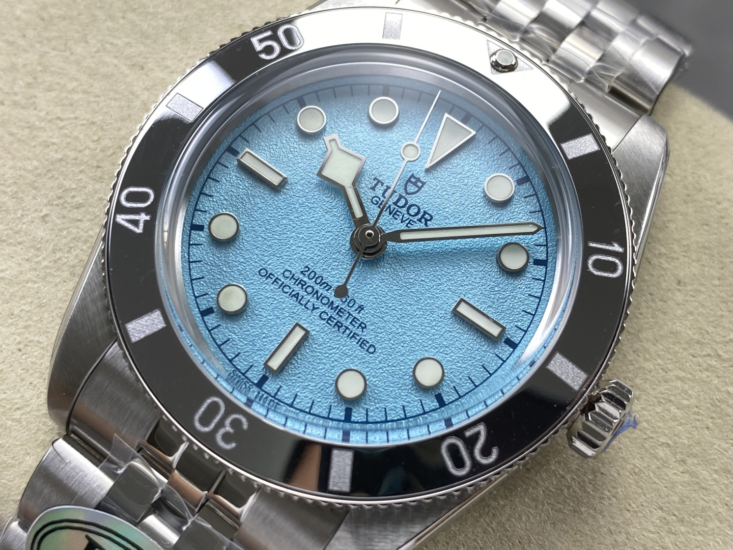 4034-ea3296020b9dc4717764fa5649436b88f06e2d1ae83e9d9fb7a779c2663d5600 Tudor Black Bay M79000N Blue 37 mm Configuration 21EB28 1:1 Superclone