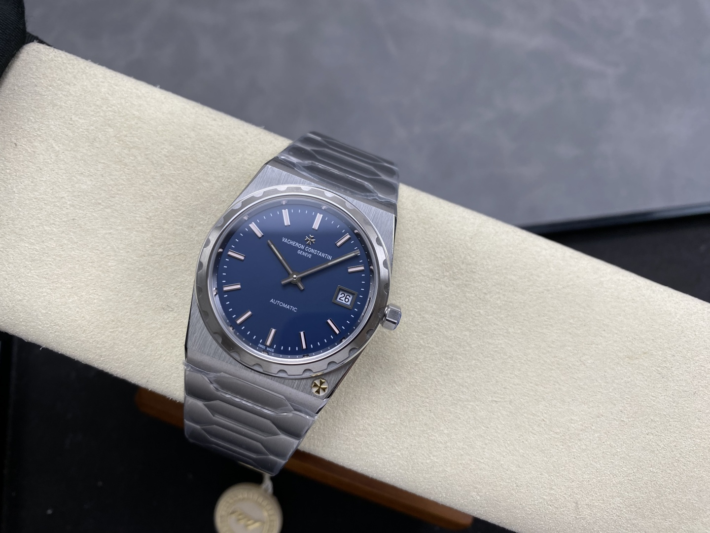 15201-df0c10bd24fb848fbee409ab996971817aca4e24b0189a084321ac5af13dd413 Vacheron Constantin Overseas 37 mm PPF Factory Configuration 145939 1:1 Superclone