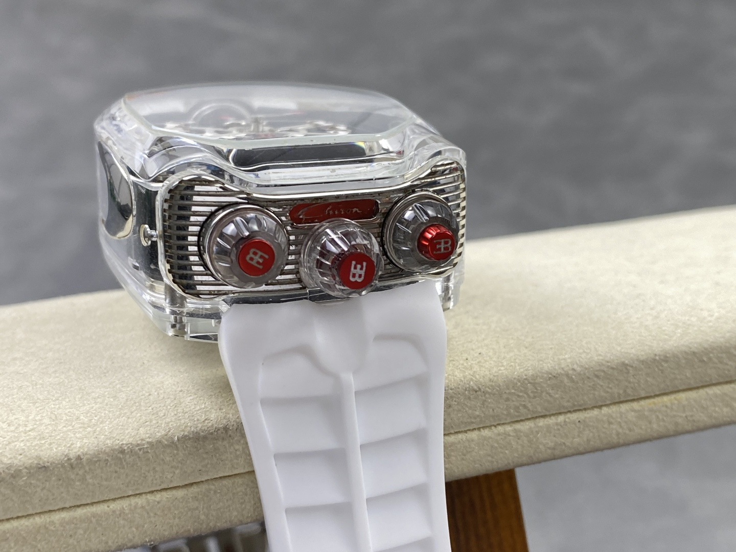 14362-abd4b7ee3b76e5492e3e5ad687a7c5ccaba168b39a7c32a7ef17e7ce54720b3d Jacob & Co. Bugatti Chiron Platinum Configuration FC2C53 1:1 Superclone