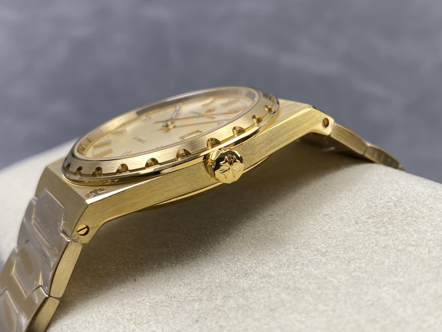 11414-d7a69f3c61cfd3f536feca3361ffbf1f9744ef541110b8a4cdce28a6eadb48e4 Vacheron Constantin Overseas 37 mm PPF Factory Configuration 8F2E12 1:1 Superclone
