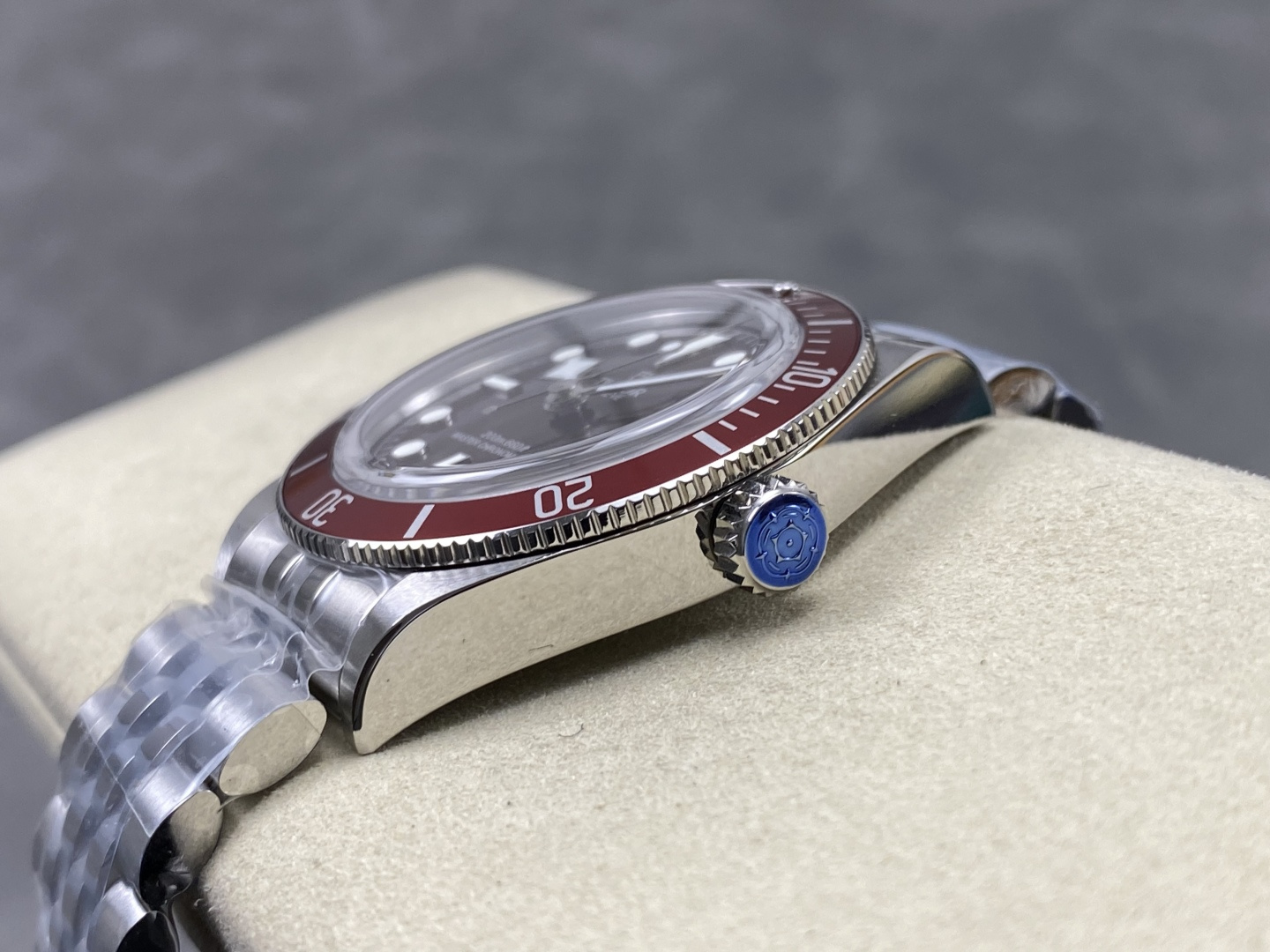 7431-fb40878afe47582ef85ddfbf3c97a104ba4be566fe6309815f82ddd745807510 Tudor Black Bay 58 Burgundy M7939A1A0RU-0001 1:1 Superclone