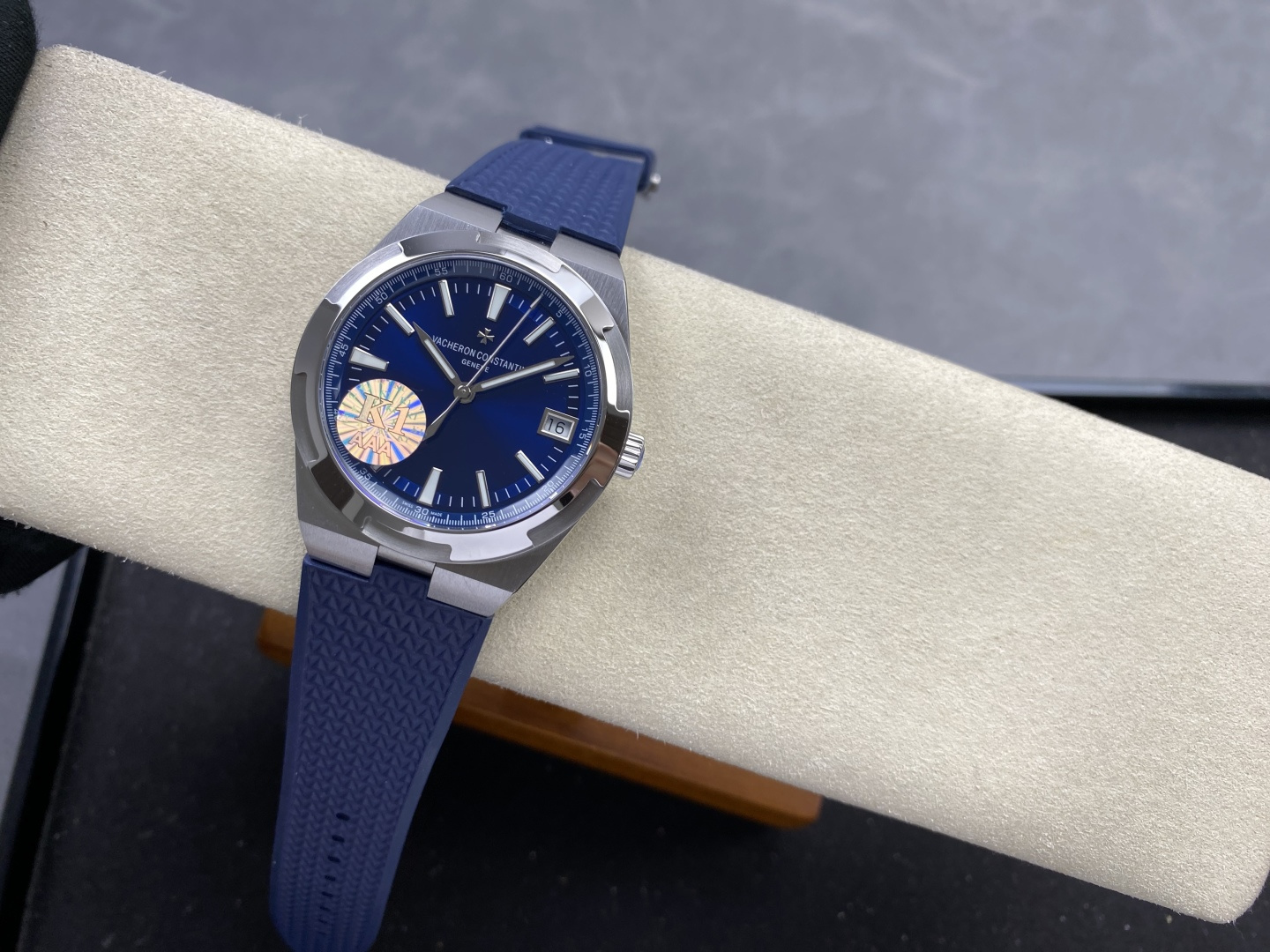 10100-1d95ae64c7bfb02e9ca659daa3af3983983833aab6139a15439f79e56f0dae81 Vacheron Constantin Overseas 4500V Stainless steel Rose Stainless-steel bracelet K1 Factory Configuration 3A012E 1:1 Superclone