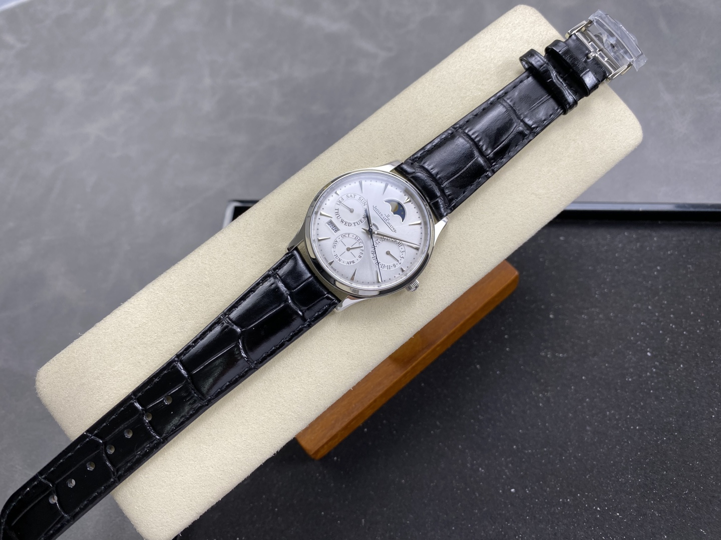 Jaeger-LeCoultre Master Ultra Thin 39 mm Moon phase Configuration AF92E9 1:1 Superclone