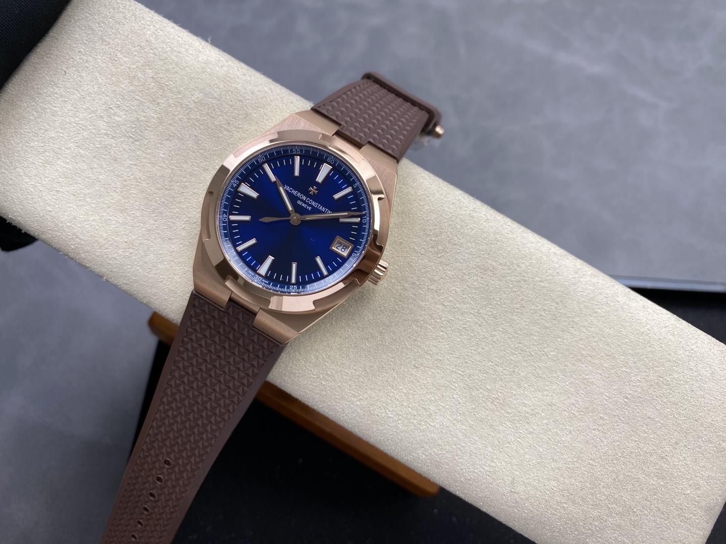 8636-2c334600e52c0606759b6474be9162772830d86a504aa859d540d5c07371c546 Vacheron Constantin Overseas 4500V Stainless steel Rose Stainless-steel bracelet K1 Factory Configuration 47A92E 1:1 Superclone