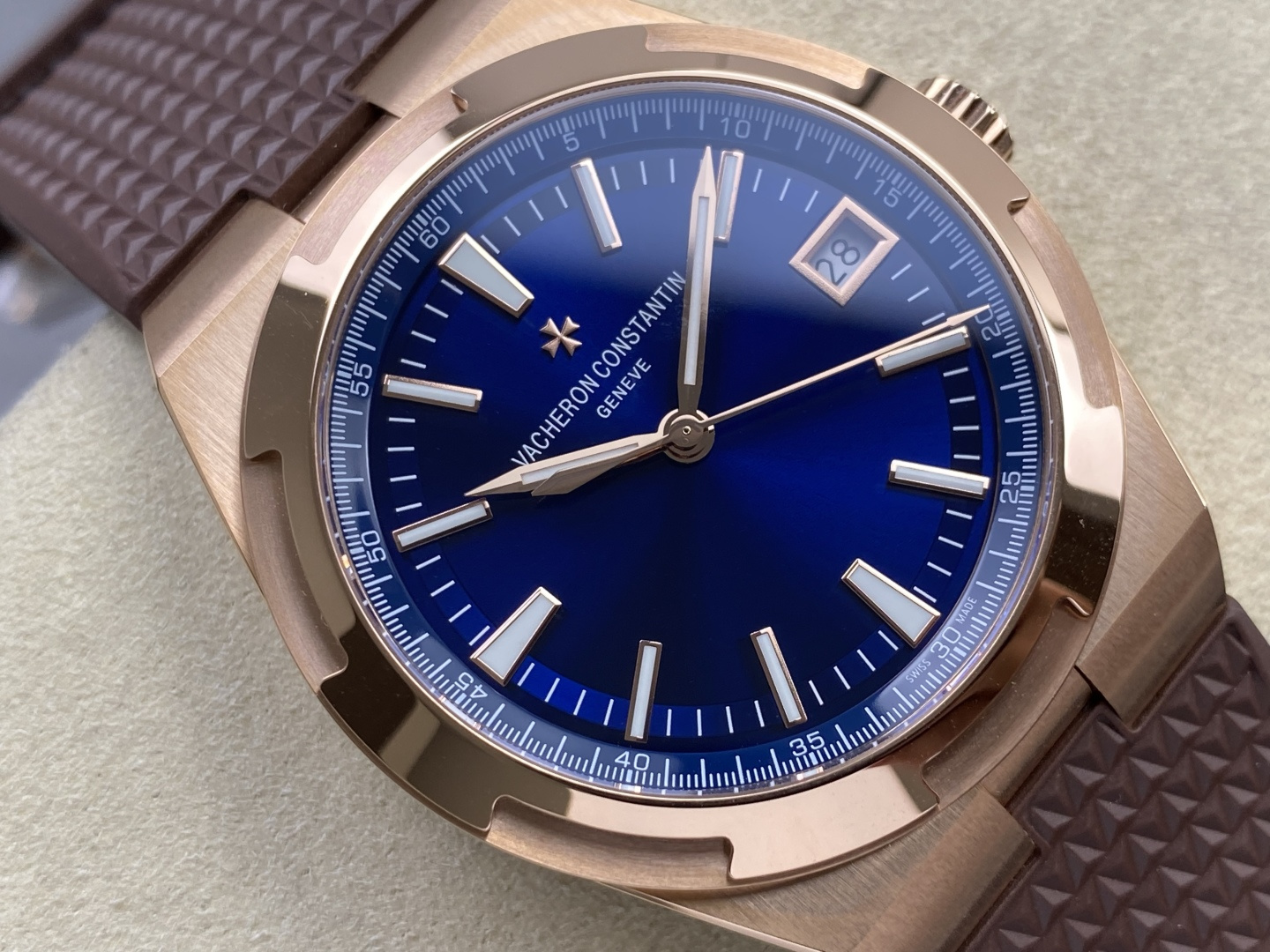 8642-c36cf0c02b6c954ea39708d71667d8e176dd8f70ac61b6891d4ab6fa96df9bdd Vacheron Constantin Overseas 4500V Stainless steel Rose Stainless-steel bracelet K1 Factory Configuration 47A92E 1:1 Superclone